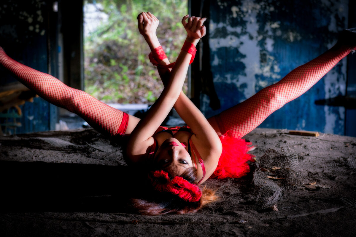 Daring urban dancer defies gravity